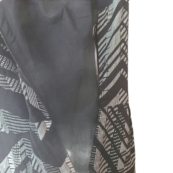 Forever 21  love 21 black white sleeveless dress - Picture 9 of 13